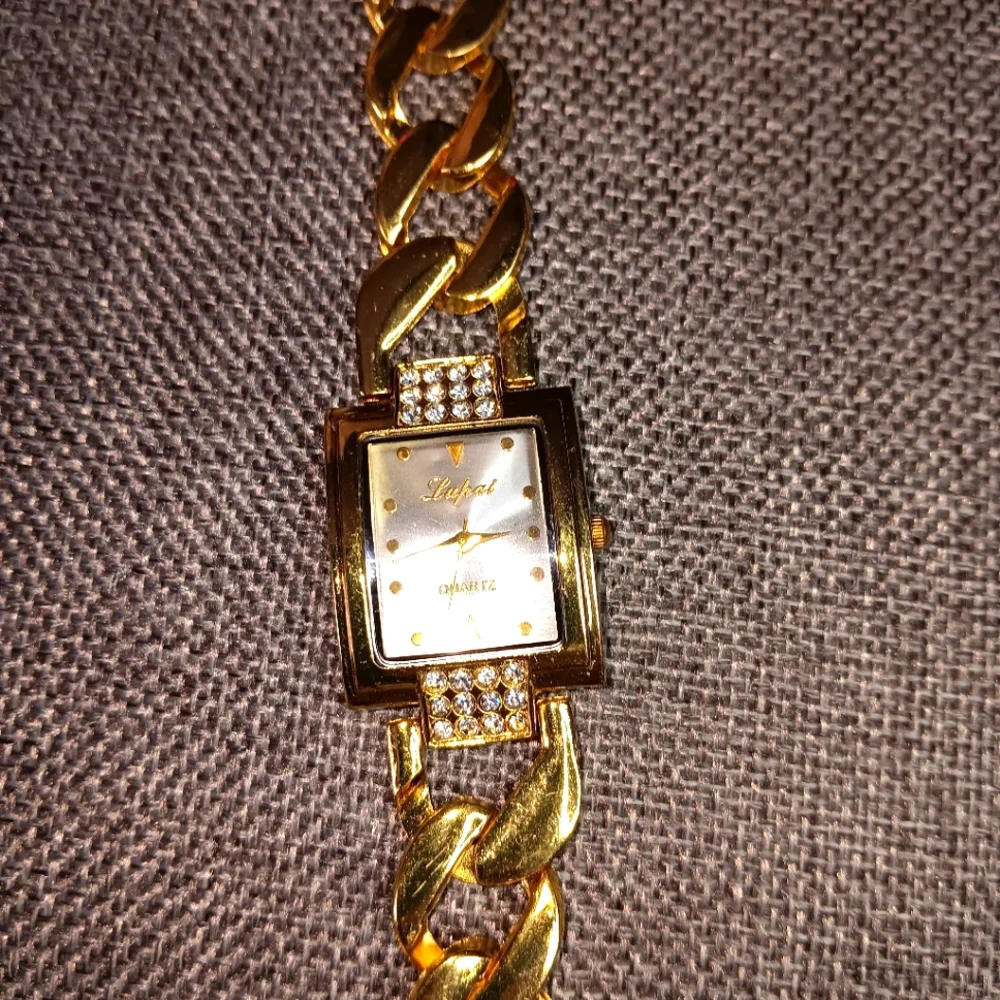 Lupai Gold Chain-Link Watch Rhinestone Embellished 7-1/4